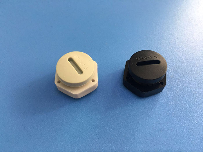 PLASTIC FIVED CABLE GLAND